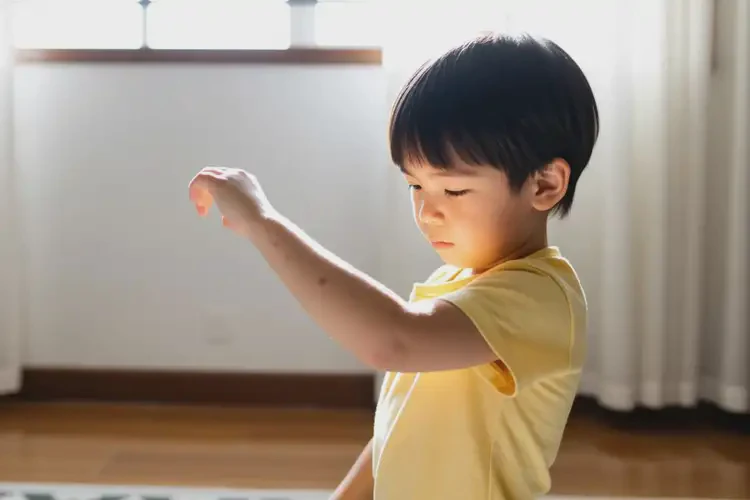 孩子身上出濕疹不管它會自己好嗎(圖2)