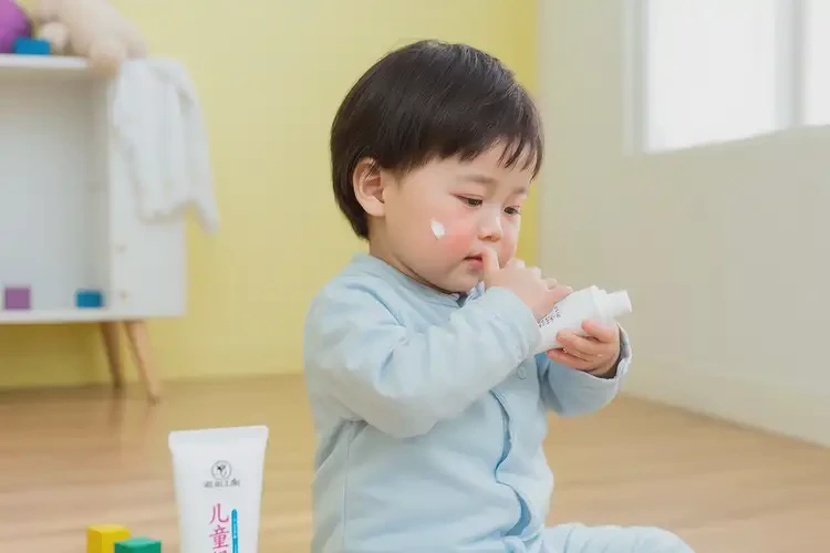 孩子面部偶爾長濕疹能徹底自愈嗎(圖2)