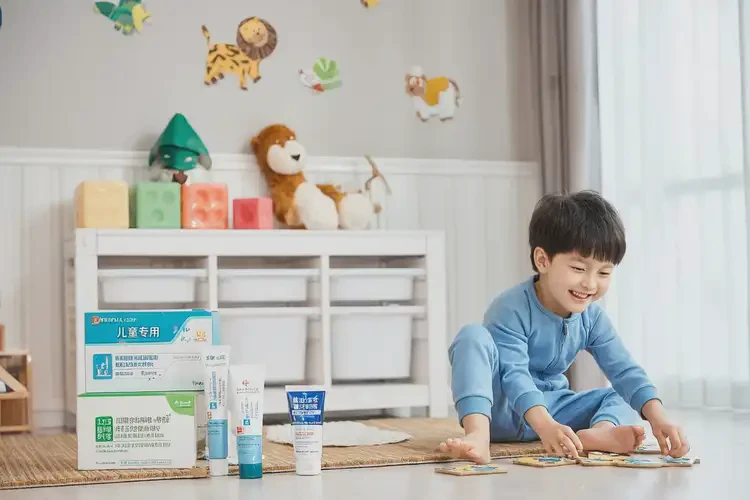 小孩手上偶爾長濕疹不管它會自己好嗎(圖1)