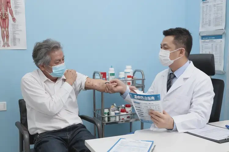 男人大腿上容易長濕疹不管它會自己自愈嗎(圖1)