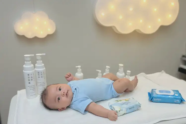 寶寶面部偶爾長(zhǎng)濕疹不管它會(huì)自己好嗎(圖1)