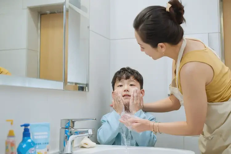 小學(xué)生四肢出濕疹可不可以徹底自愈(圖2)