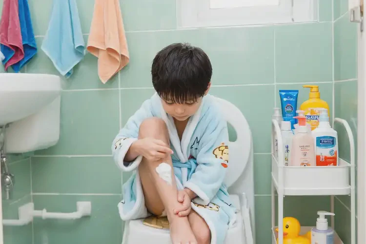 少兒小腿上出濕疹不管它會自己痊愈嗎(圖1)