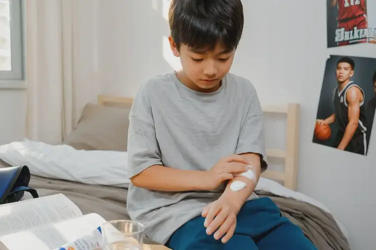 青少年手臂上經(jīng)常起濕疹能不能徹底自愈(圖2)