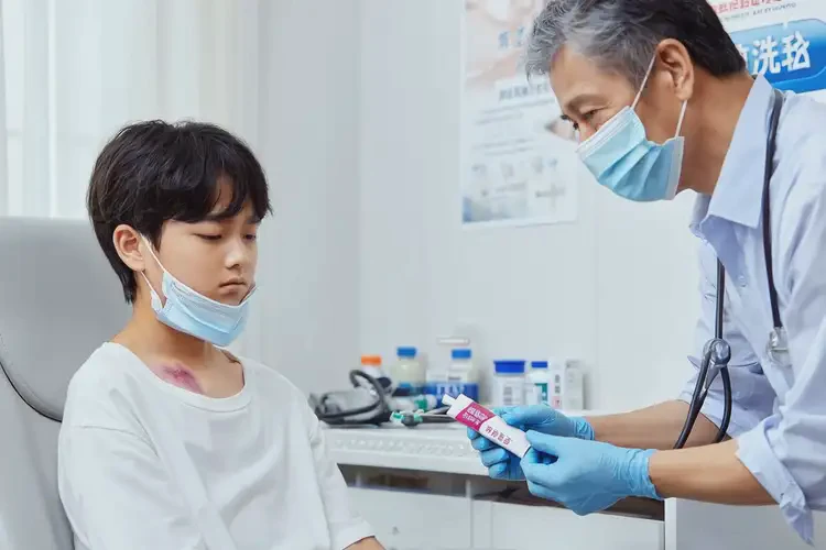 青少年脖子出濕疹可以徹底自愈嗎(圖1)