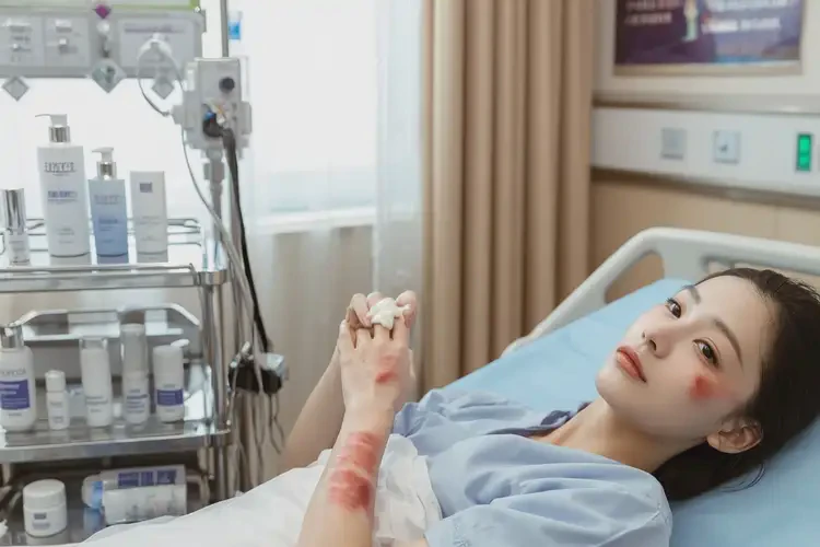 產(chǎn)婦臉上經(jīng)常長濕疹不管它會自己好嗎(圖2)