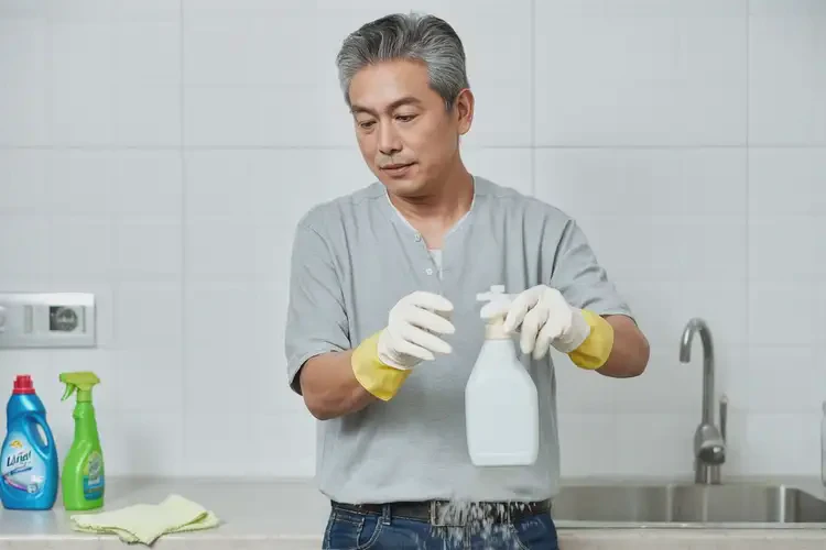 男性四肢經(jīng)常長濕疹能靠自己自愈嗎(圖2)