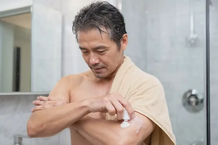 男人手臂上容易長(zhǎng)濕疹能夠徹底治愈嗎(圖2)