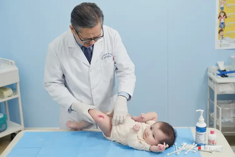 孩子屁股上容易长湿疹能靠自己自愈吗(图1)