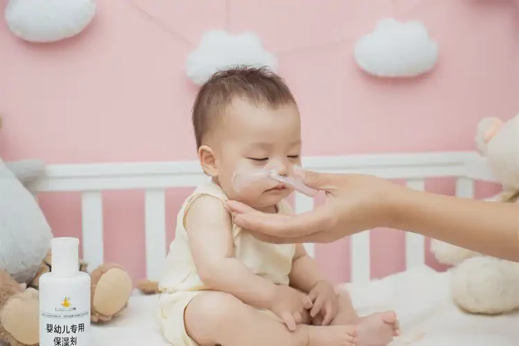 嬰幼兒身上經(jīng)常長濕疹能靠自己自愈嗎(圖3)