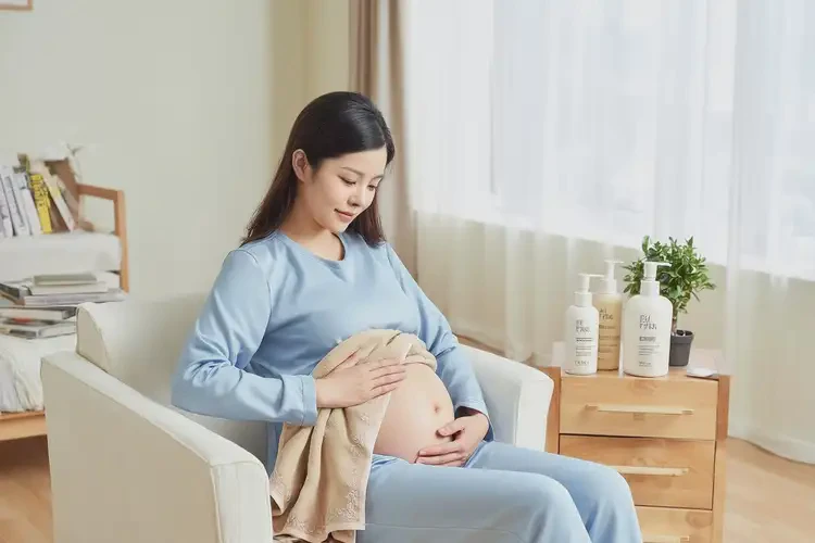 產(chǎn)婦肚子上偶爾起濕疹能徹底自愈嗎(圖1)