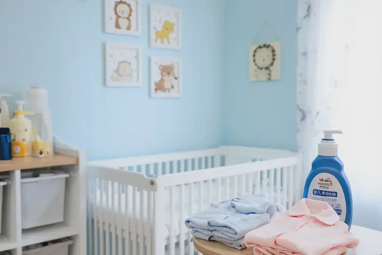 嬰兒大腿上容易長(zhǎng)濕疹不管它會(huì)自己好嗎(圖1)