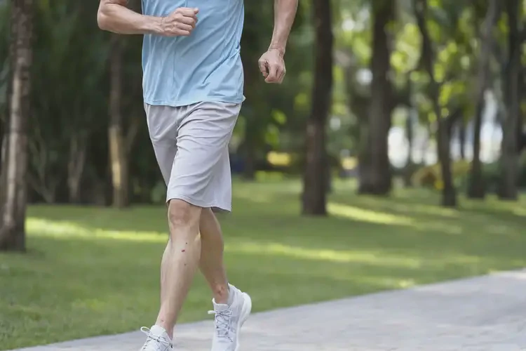 男生大腿上起濕疹能夠徹底治愈嗎(圖1)