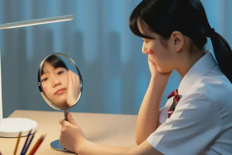 中學生臉上出現(xiàn)濕疹能徹底自愈嗎(圖1)