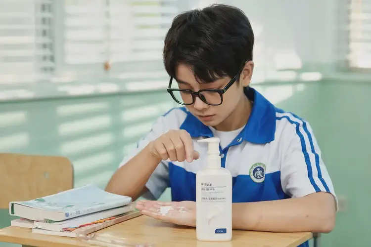 中學(xué)生手上容易起濕疹能徹底自愈嗎(圖2)