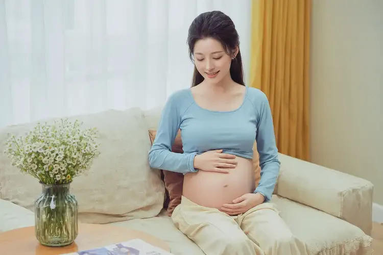 產(chǎn)婦肚子出濕疹能靠自己自愈嗎(圖1)