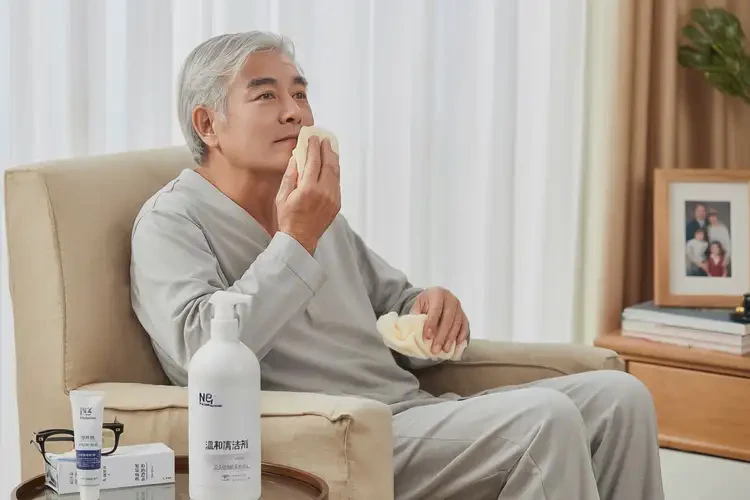 高龄老人屁股上起湿疹能够彻底治愈吗(图2)