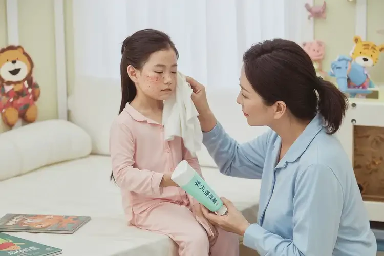 小兒面部容易長濕疹不管它會自己好嗎(圖2)