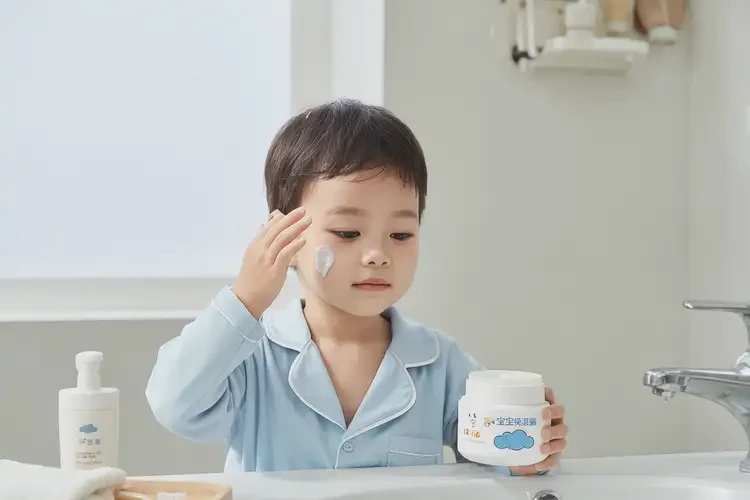 少兒全身經(jīng)常起濕疹不管它會(huì)自己自愈嗎(圖2)