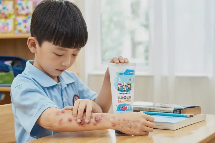 小學生手臂上容易長濕疹可以徹底自愈嗎(圖2)
