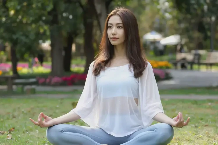 女性小腿上經(jīng)常長濕疹不管它會自己痊愈嗎(圖1)