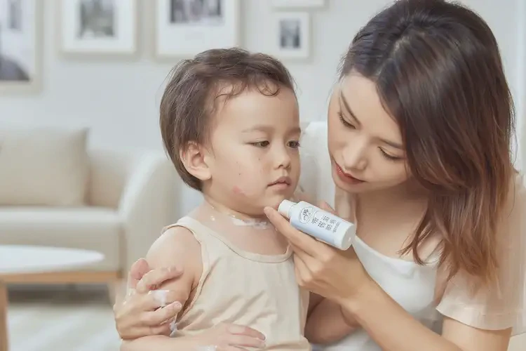 少兒脖子上起濕疹能徹底自愈嗎(圖3)