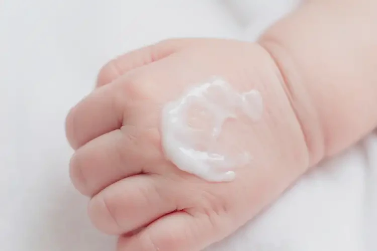 新生兒手上經(jīng)常長(zhǎng)濕疹可以徹底自愈嗎(圖2)