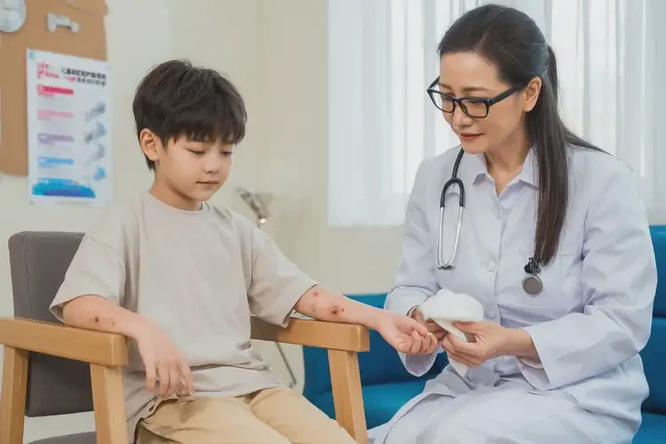 小學(xué)生脖子經(jīng)常起濕疹可不可以徹底自愈(圖2)