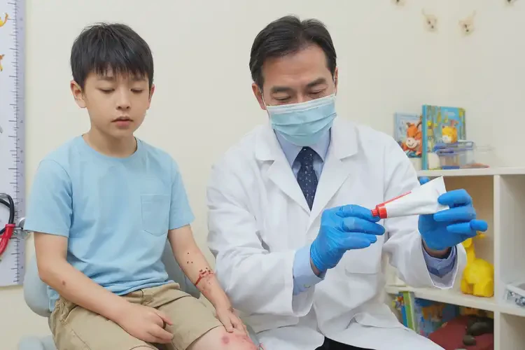 小兒手臂上容易長(zhǎng)濕疹可以徹底自愈嗎(圖3)