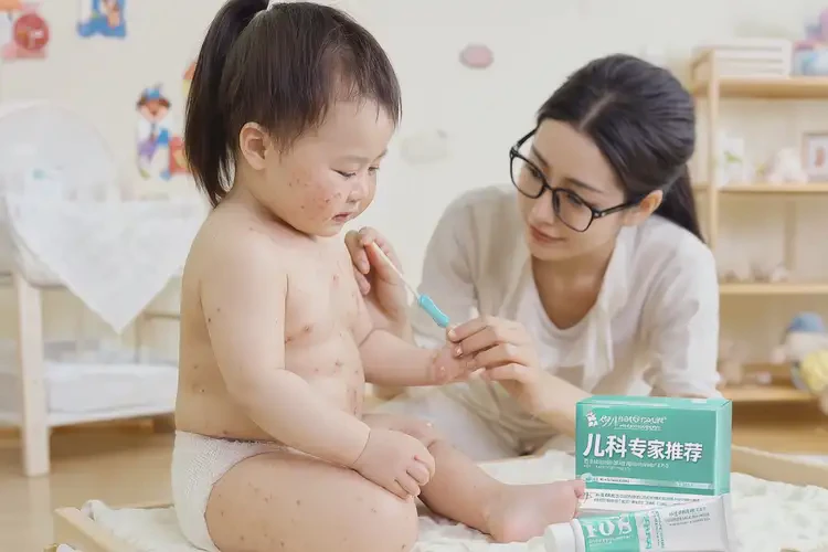 婴幼儿脖子出现湿疹可不可以彻底自愈(图3)