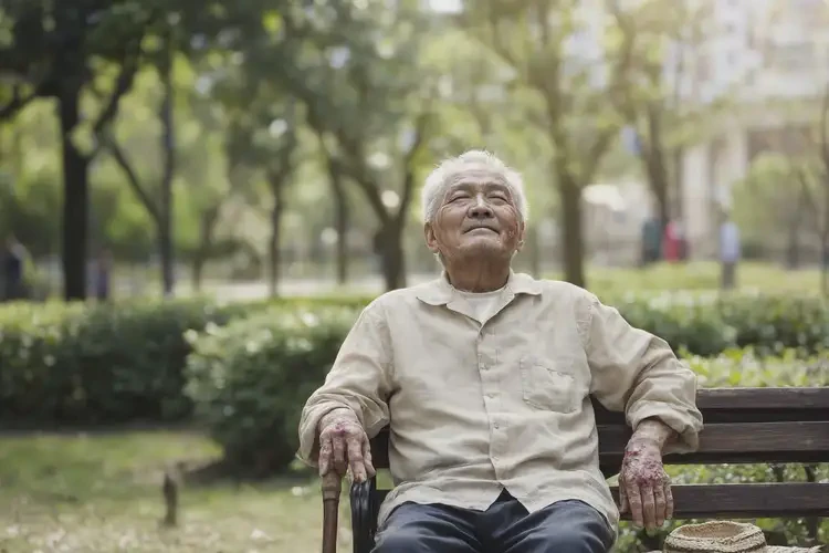 高齡老人全身容易起濕疹能徹底自愈嗎(圖1)