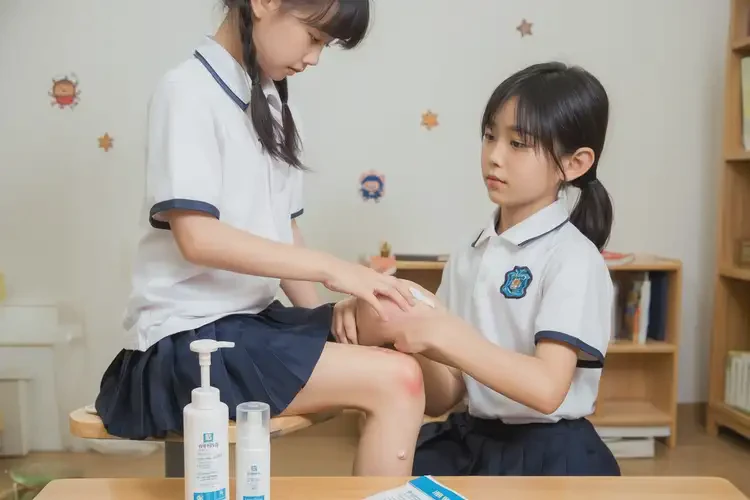 中学生大腿起湿疹能够彻底治愈吗(图2)