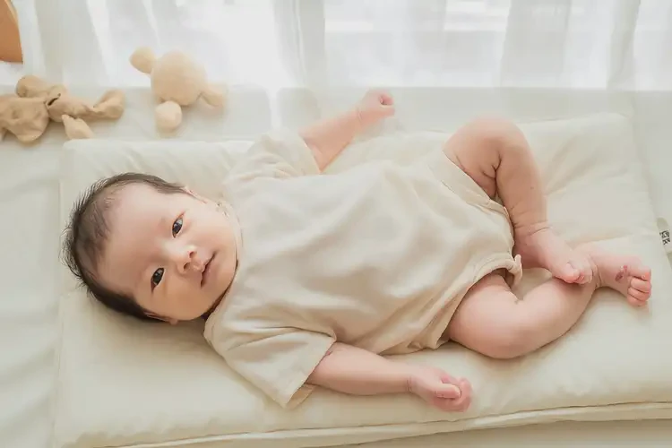 新生兒肚子上長(zhǎng)濕疹可以徹底自愈嗎(圖2)