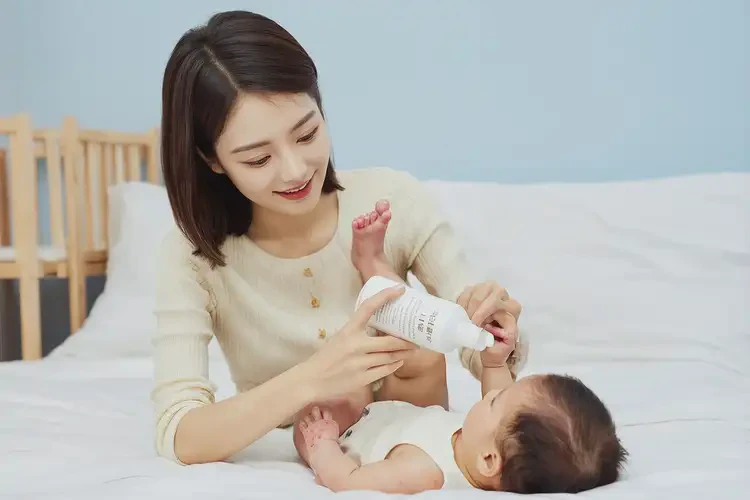 嬰兒腳上容易長濕疹可以徹底自愈嗎(圖3)