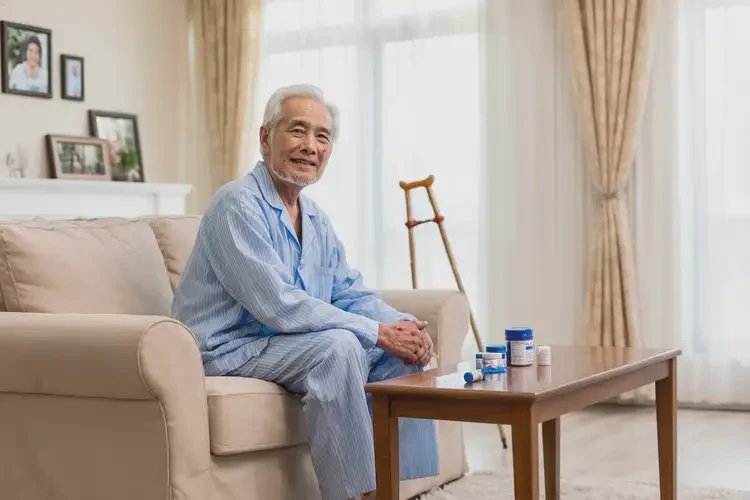 老人大腿上容易起濕疹可以徹底自愈嗎(圖1)