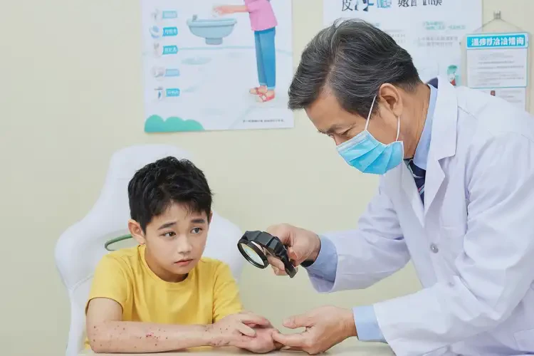 兒童手上經(jīng)常長濕疹能徹底自愈嗎(圖2)