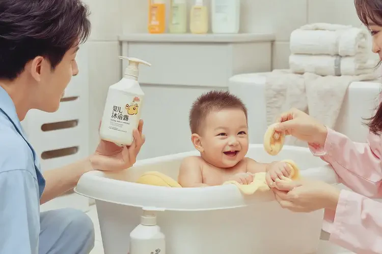 婴幼儿身上长湿疹不管它会自己自愈吗(图1)