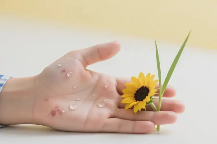 中學(xué)生手上長(zhǎng)濕疹能徹底自愈嗎(圖1)