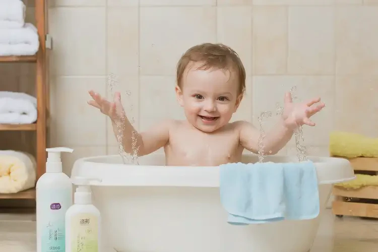 婴儿手臂偶尔起湿疹不管它会自己痊愈吗(图2)