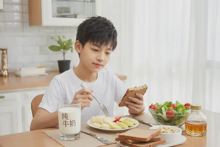 中學(xué)生屁股上經(jīng)常長(zhǎng)濕疹不管它會(huì)自己好嗎(圖2)