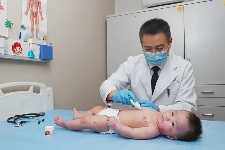 寶寶全身有濕疹能靠自己自愈嗎(圖1)