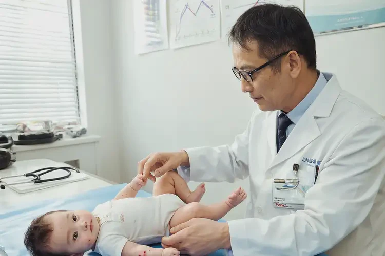 嬰幼兒大腿上經常起濕疹不管它會自己自愈嗎(圖1)