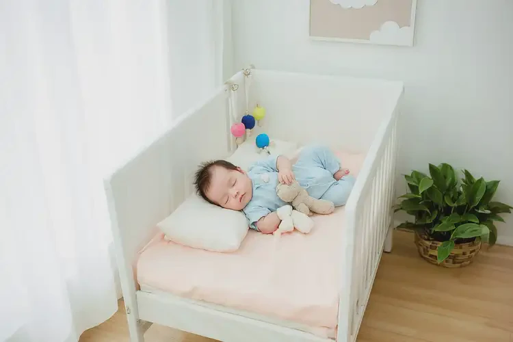 嬰兒脖子上出現(xiàn)濕疹不管它會(huì)自己好嗎(圖1)