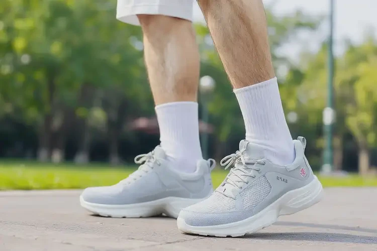 男生腳上經(jīng)常起濕疹可不可以徹底自愈(圖2)