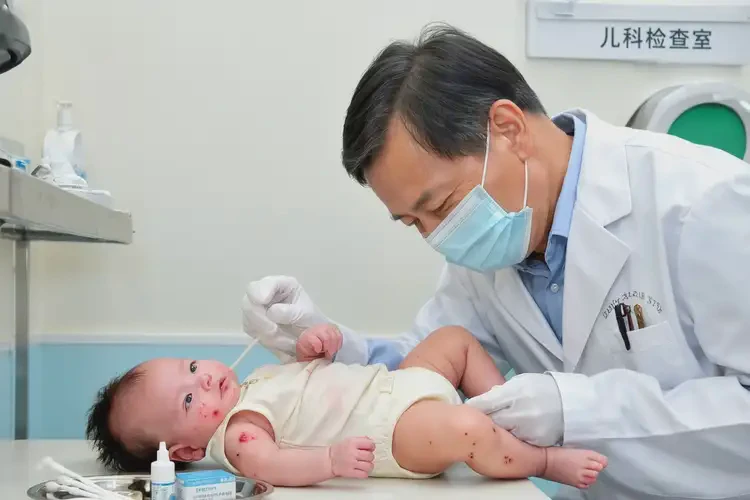 宝宝屁股经常起湿疹能靠自己自愈吗(图1)