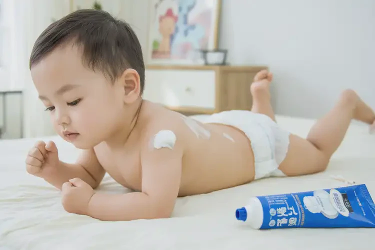 幼兒屁股上有濕疹不管它會自己好嗎(圖1)