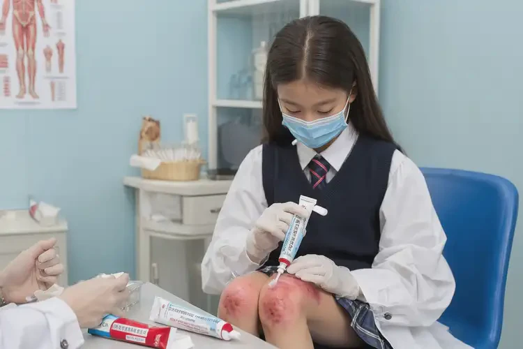 中学生大腿起湿疹能够彻底治愈吗(图3)