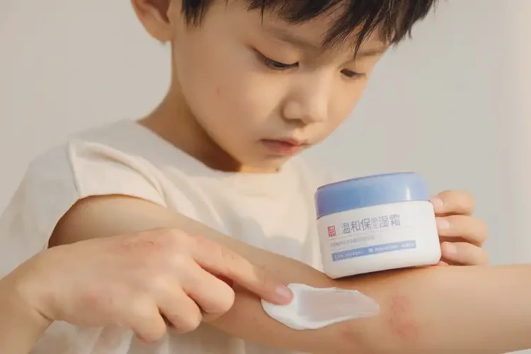 孩子手臂上有濕疹能靠自己自愈嗎(圖3)