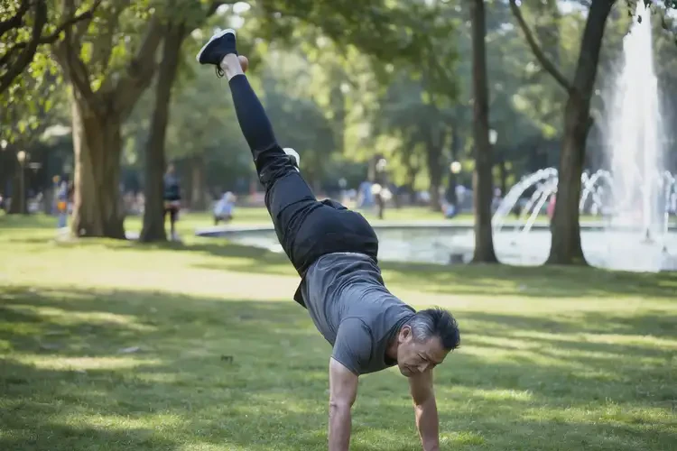 男性大腿上偶爾長(zhǎng)濕疹能夠徹底治愈嗎(圖1)