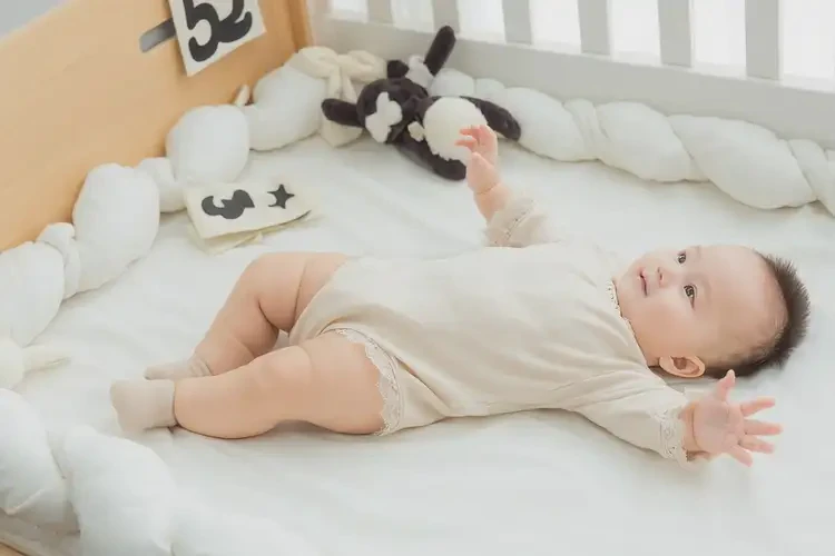 寶寶脖子偶爾長濕疹能夠徹底治愈嗎(圖1)